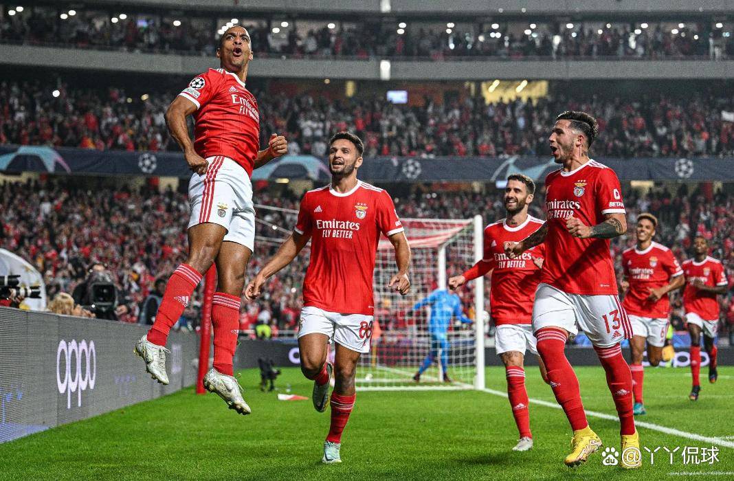 爱游戏APP-包含窗口期NBA常规赛焦点战;本菲卡强势反弹;赛场秩序良好;年轻球员得到机会的词条