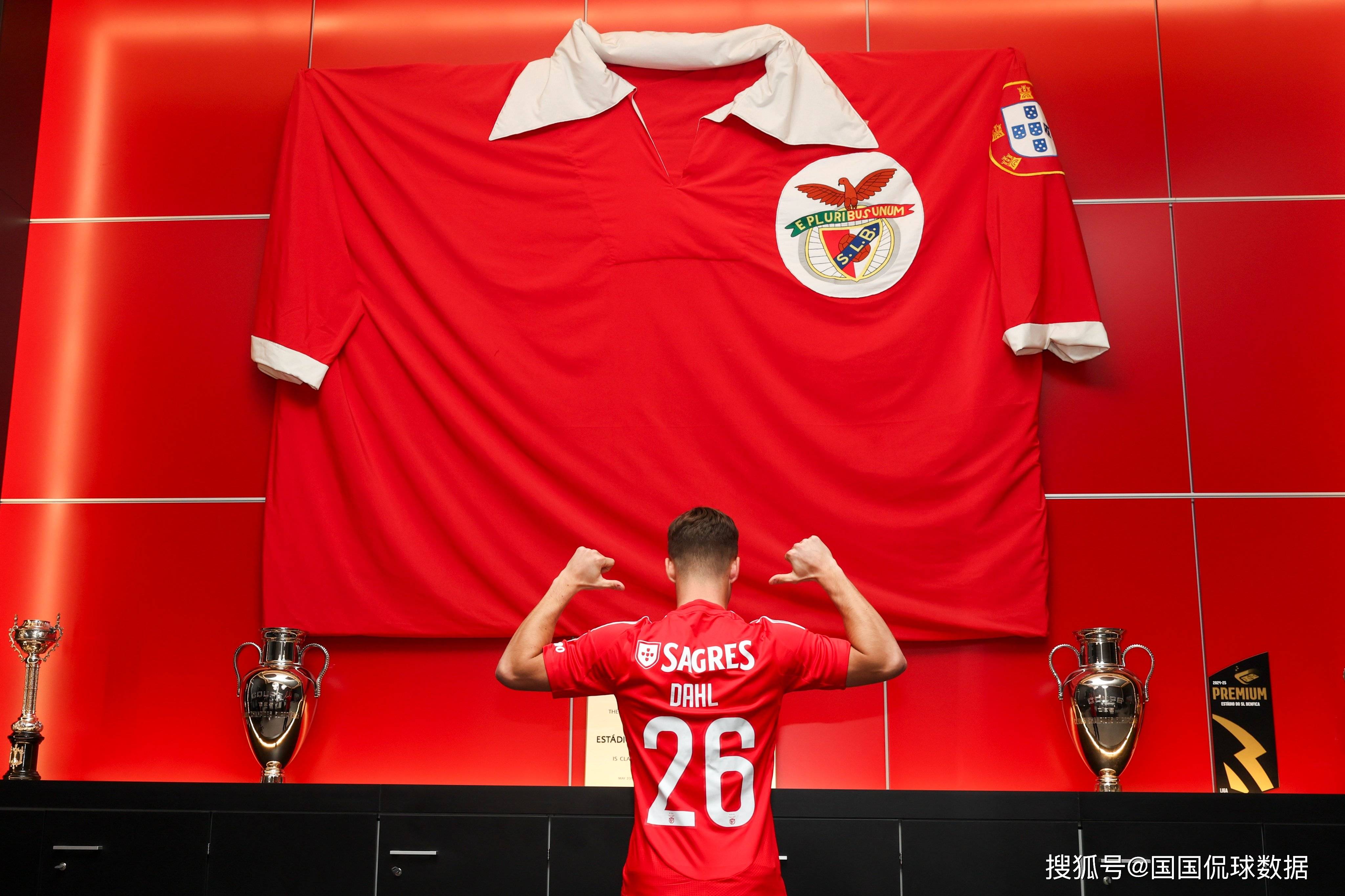 爱游戏APP-包含窗口期NBA常规赛焦点战;本菲卡强势反弹;赛场秩序良好;年轻球员得到机会的词条