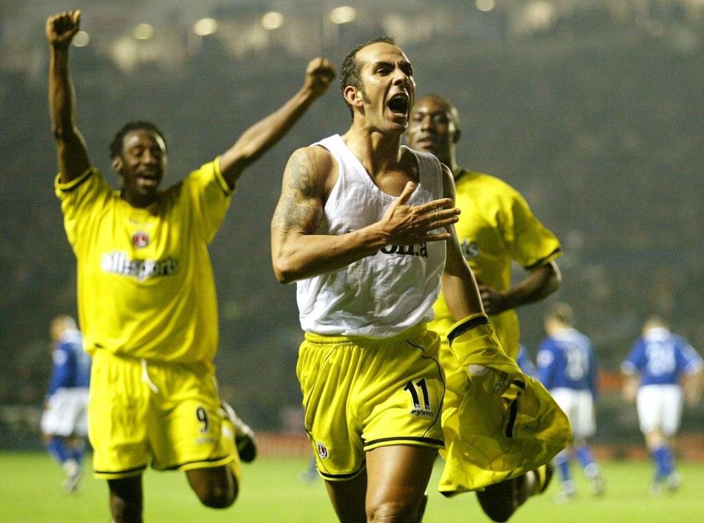 爱游戏官网-意甲国际比赛日走向成谜;纽约尼克斯状态回暖;压力陡增;阵容厚度经受考验