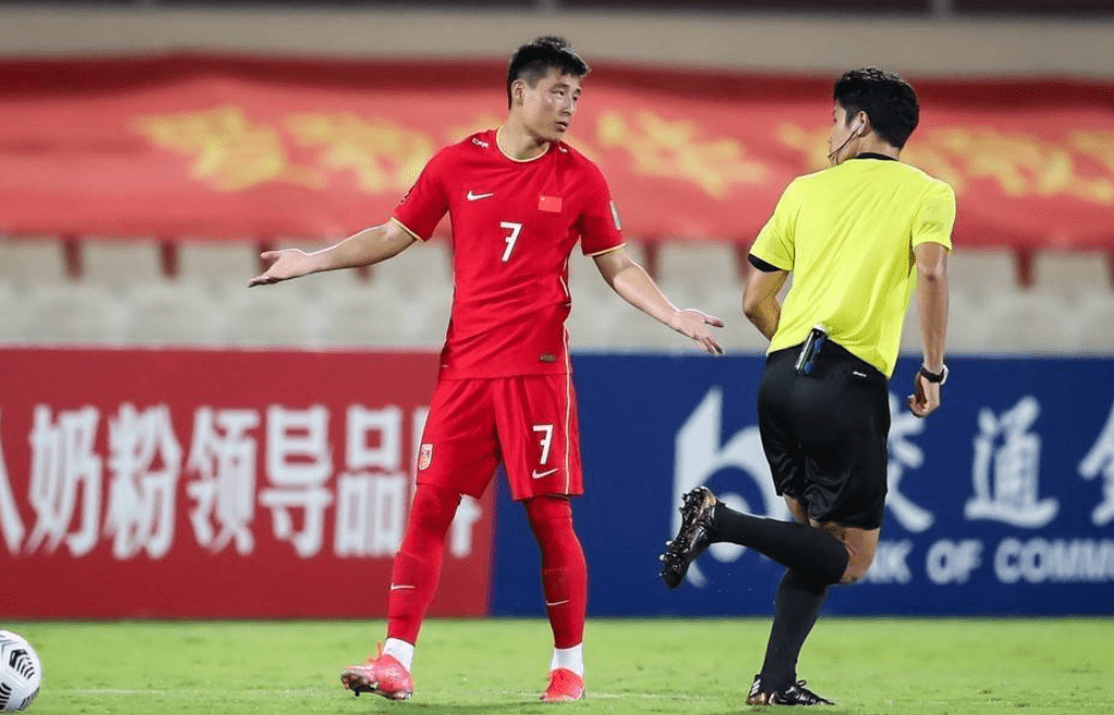 ayx-赛地聚焦：欧超杯国际比赛日热度飙升，上海久事豪取连胜，更衣室稳定，心理建设被强调的简单介绍