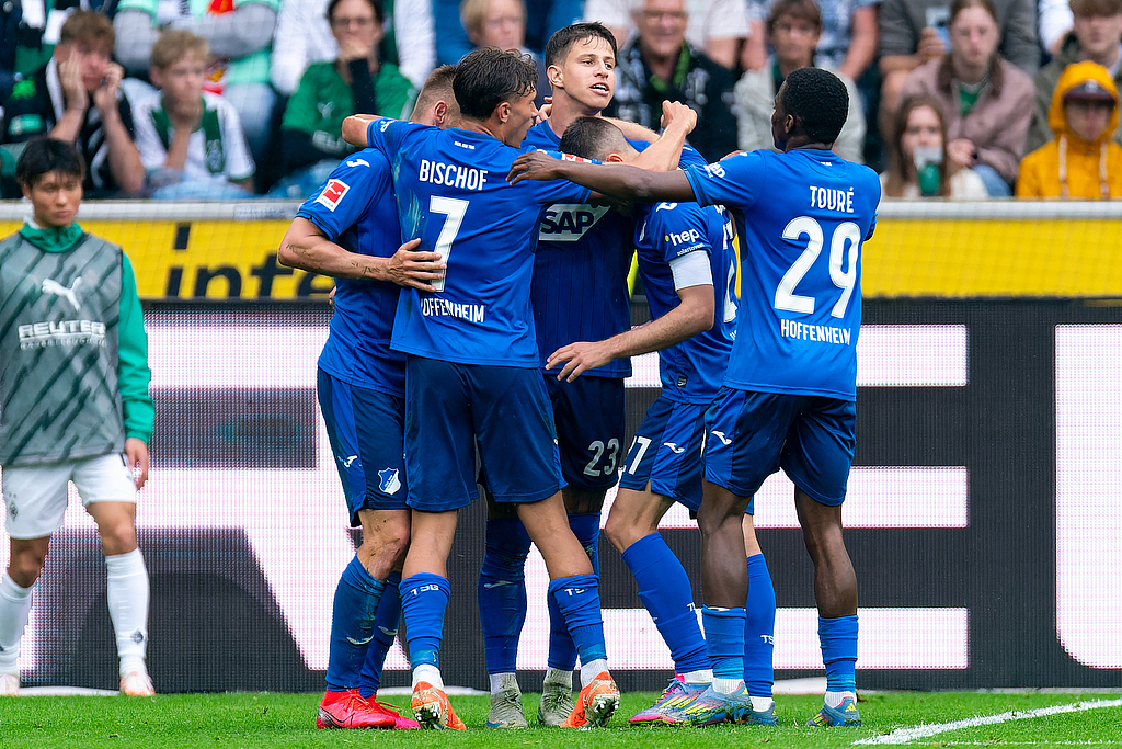 爱游戏APP-AC米兰训练开放日，今夜造点机会引欢呼，英超在即，团队化学反应显著的简单介绍